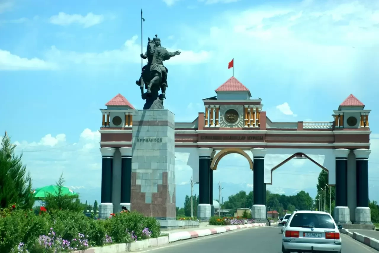 Kırgızistan’ın Celal-Abad kentinin adı Manas olarak değiştirilecek