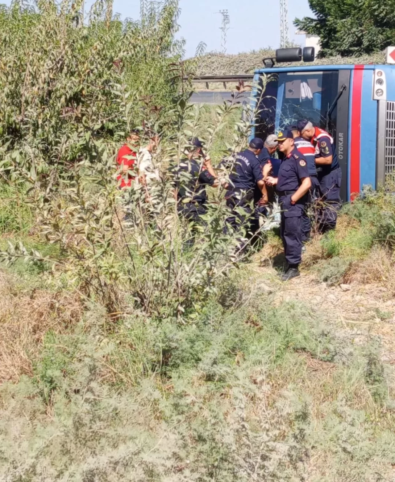 Mersin'de feci kaza! Cezaevi ring aracı devrildi: 5'i mahkum 12 yaralı