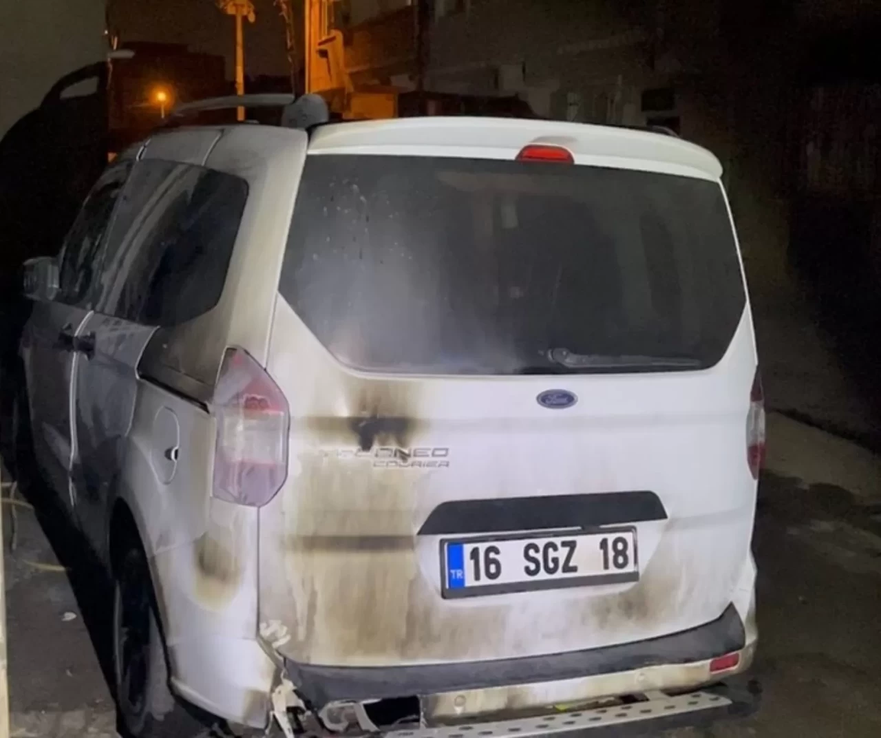 Bursa’da gece yarısı araç kundaklama: Şüpheli kısa sürede yakalandı