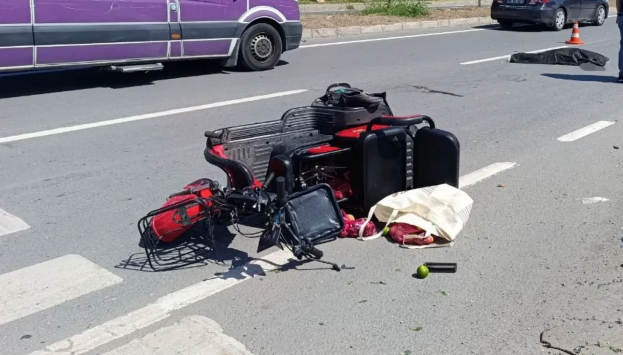 Sakarya’da feci kaza: Elektrikli araçtaki anne öldü, kızı yaralı