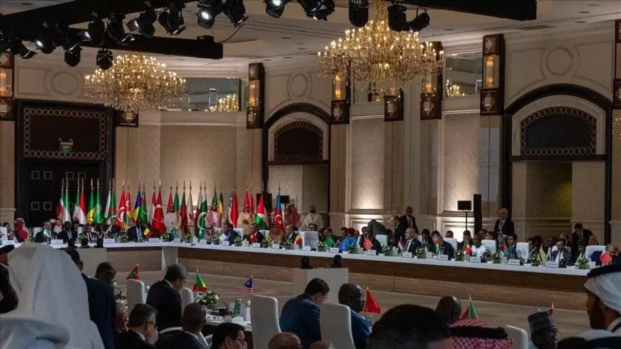 İİT ve Arap Birliği Ortak Olağanüstü Zirvesi Katar'da başladı