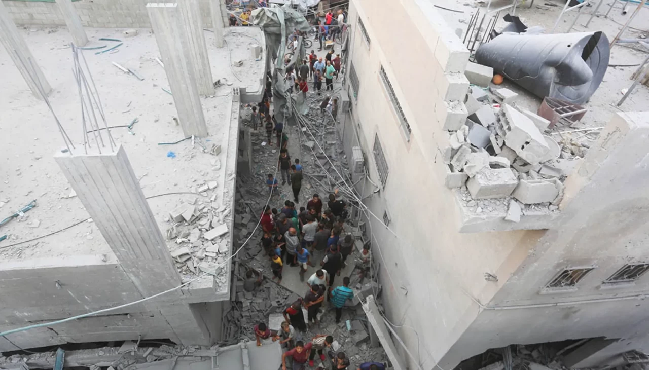 İsrail Gazze’de 3 UNRWA okulunu bombaladı: Binlerce sivil yersiz yurtsuz kaldı