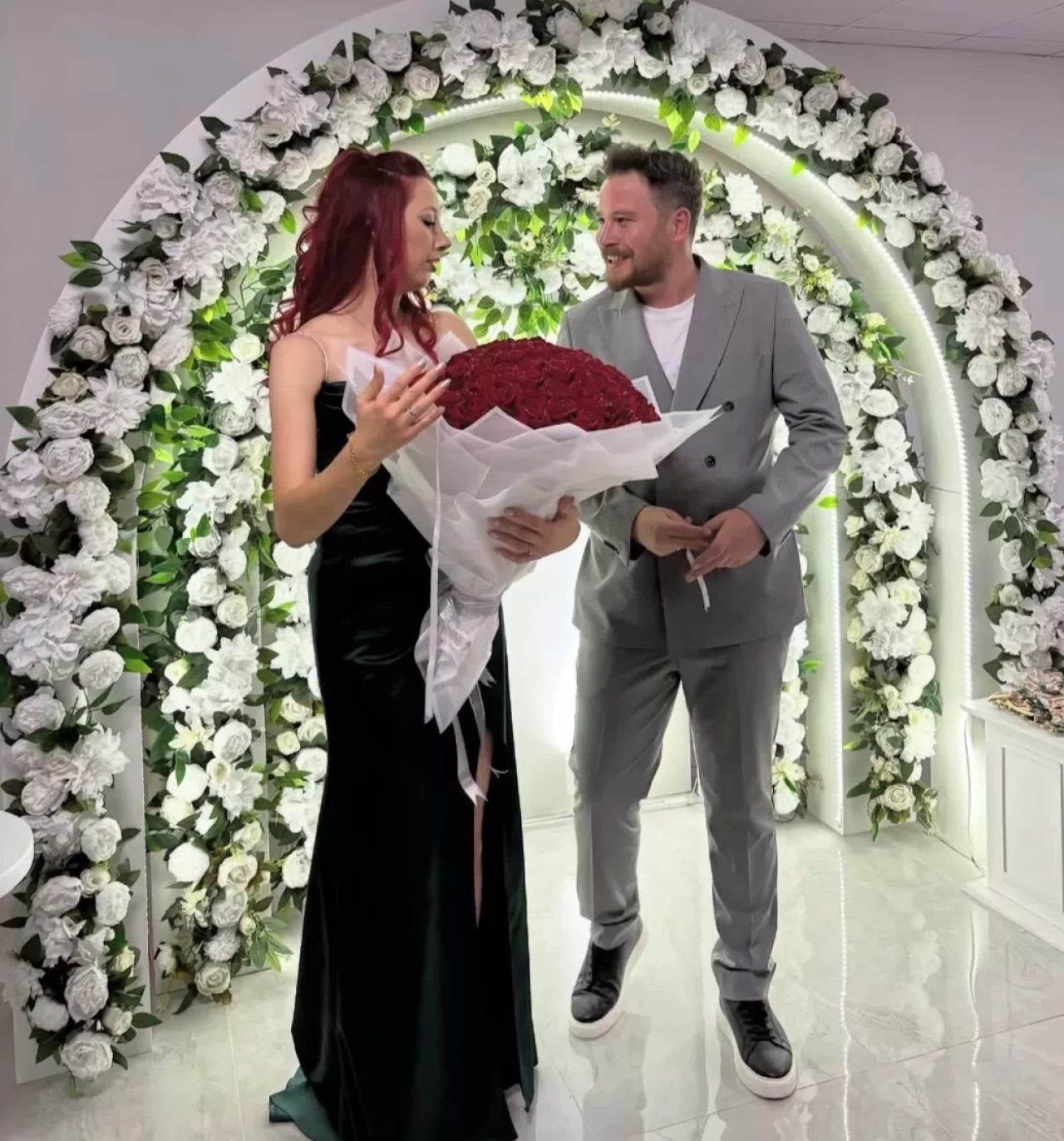 2 gün önce nişanlanan genç DJ kalbine yenik düştü