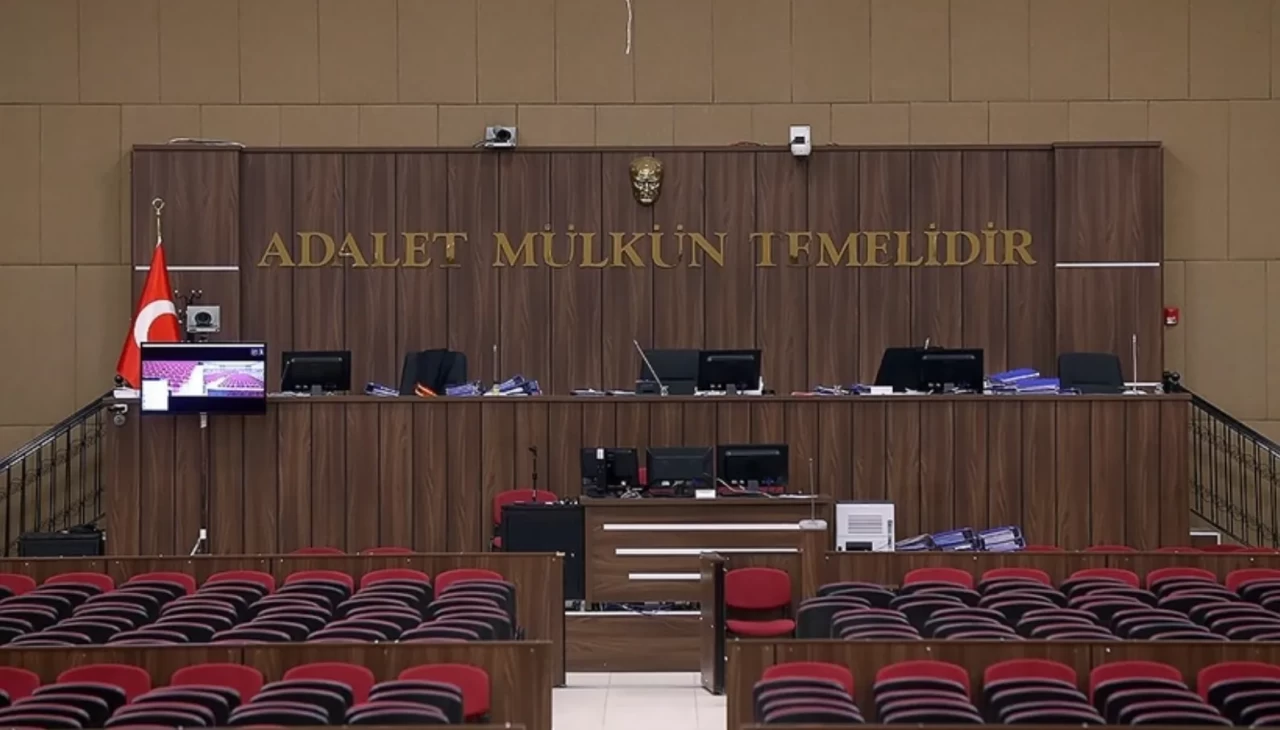 Adana'da 1 kişinin öldüğü, 3 kişinin yaralandığı kavgayla ilgili 2 sanık hakim karşısında