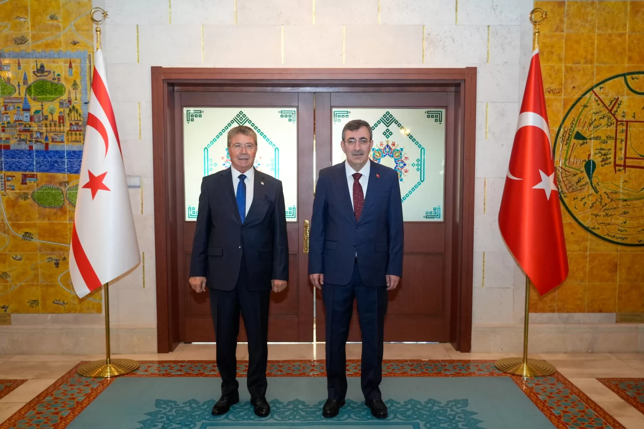 Cumhurbaşkanı Yardımcısı Yılmaz, KKTC Başbakanı Üstel ile görüştü