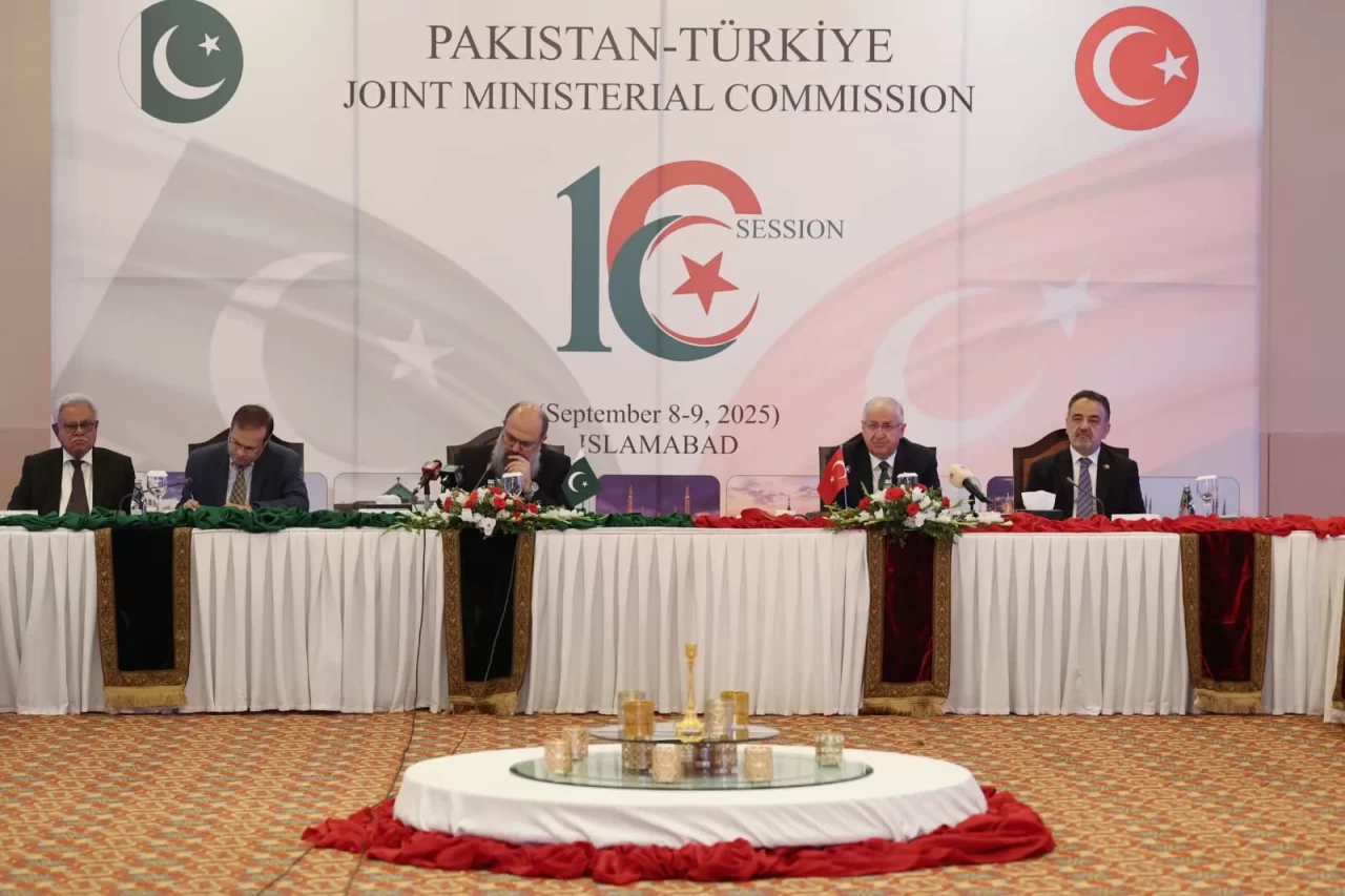 Bakan Güler, Pakistan Ticaret Bakanı Khan ile bir araya geldi