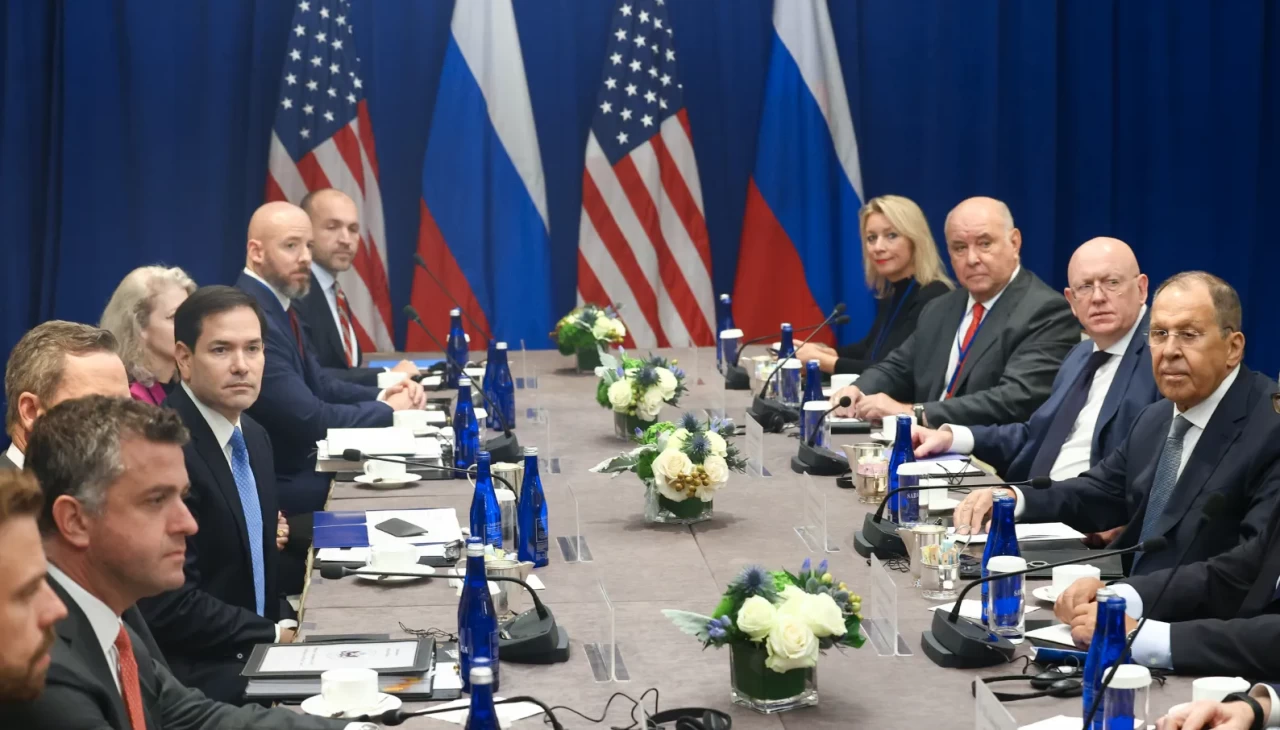 BM zirvesinde kritik buluşma! Rubio ve Lavrov aynı masada