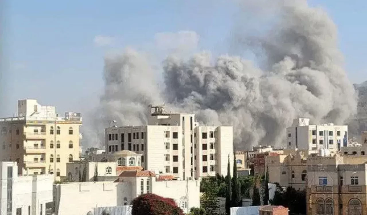 İsrail, Yemen'in başkenti Sana'yı vurdu