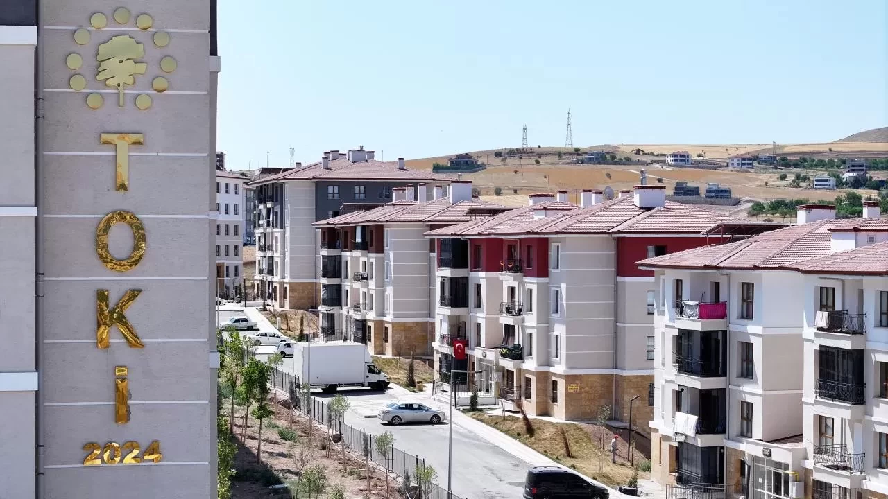 Depremzede hak sahiplerine 54 bin 200 bağımsız bölüm teslim edilecek