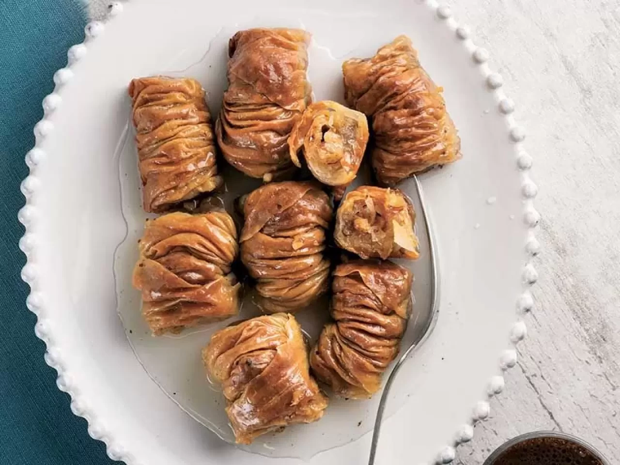 Burma Tatlısı Tarifi: Şerbetli ve Cevizli