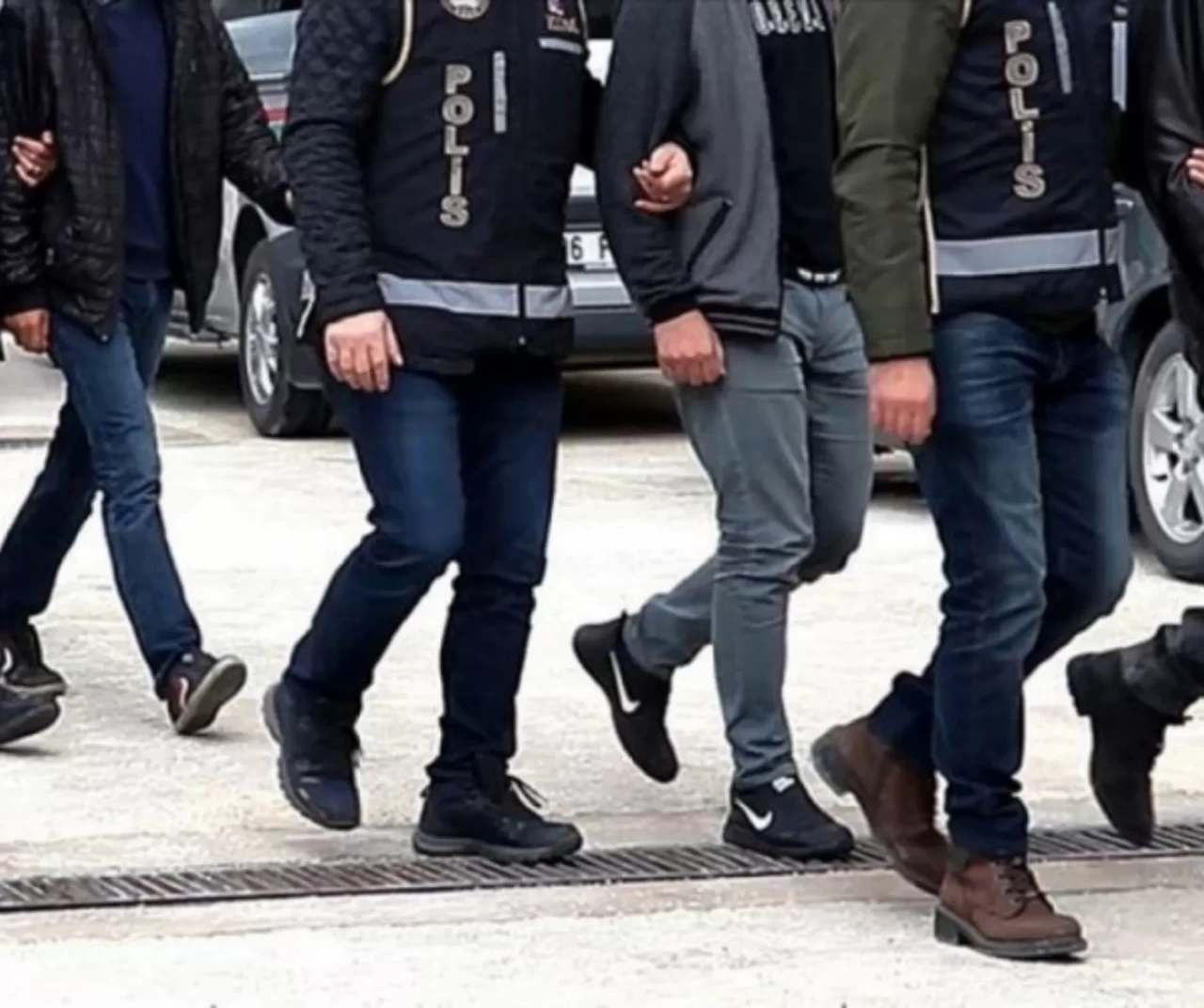 Uyuşturucu operasyonunda 22 kişi yakalandı