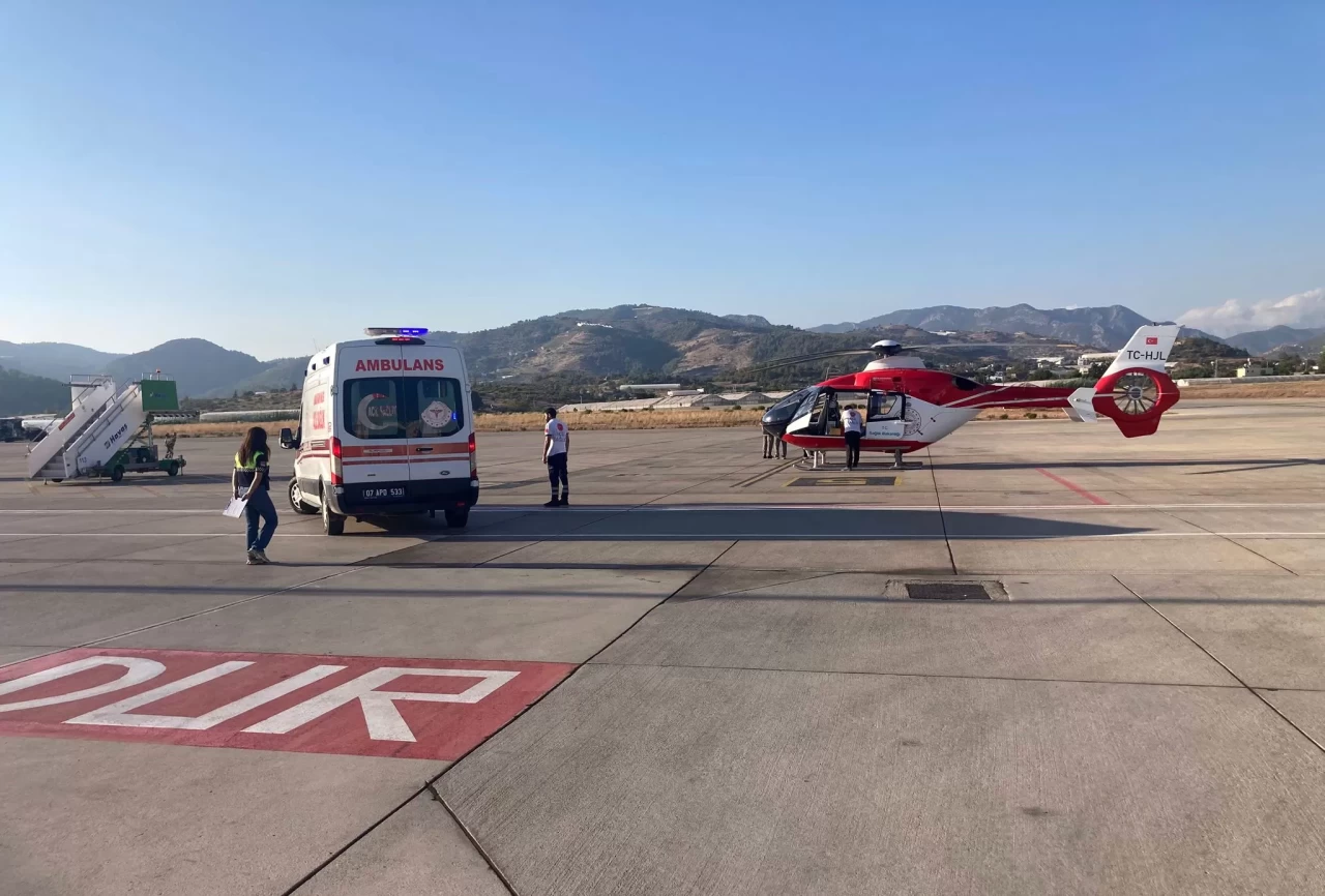 Zatürre teşhisi konulan bebek ambulans helikopterle sevk edildi