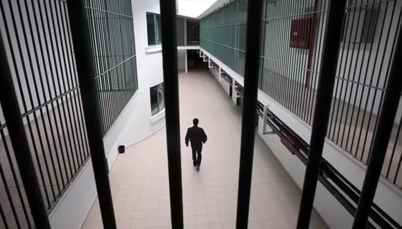 Sosyal medyaya 16 yaş sınırı geliyor: 18 yaş altı suçlulara ağır cezalar yolda