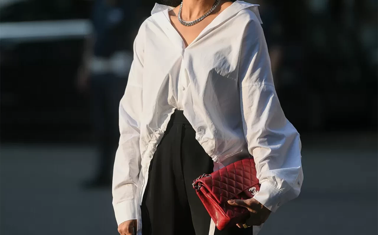 Beyaz gömlek nasıl kombinlenir?