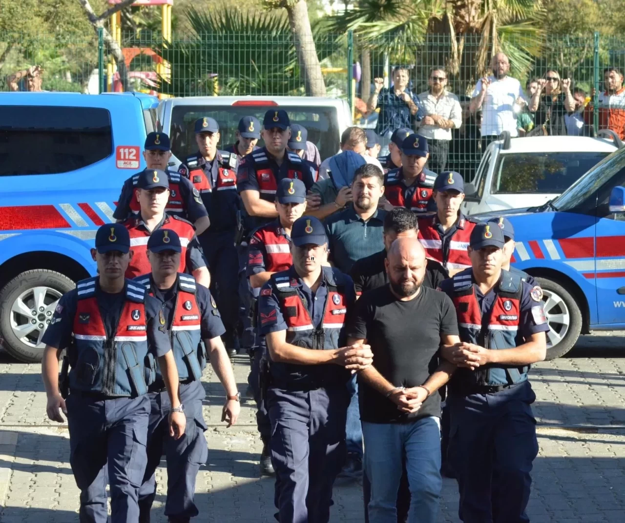 Aydın'da örgüt ve rüşvet operasyonu!