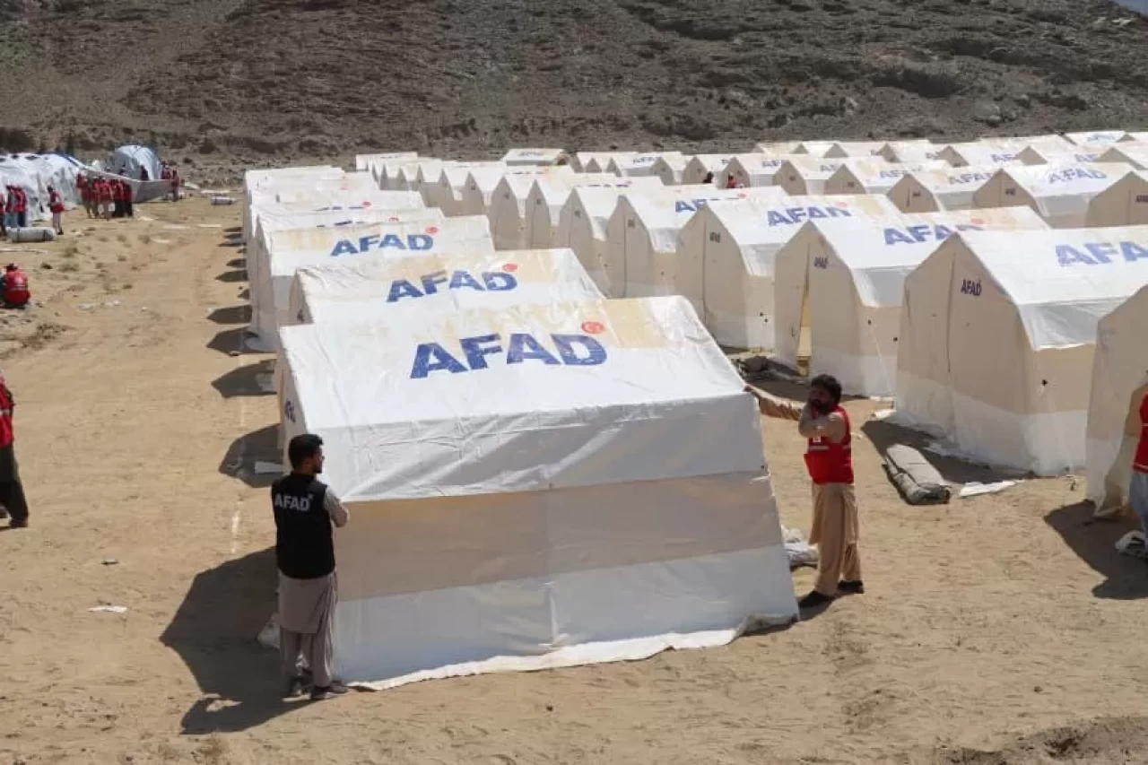 Afganistan'a gönderilen "deprem" yardımları bölgeye ulaştı