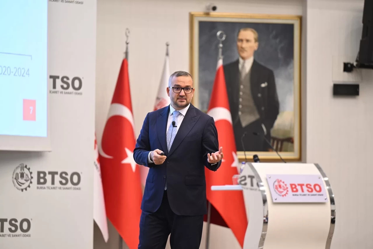 Merkez Bankası Başkanı Karahan duyurdu: Yıl sonu enflasyon tahmini açıklandı!