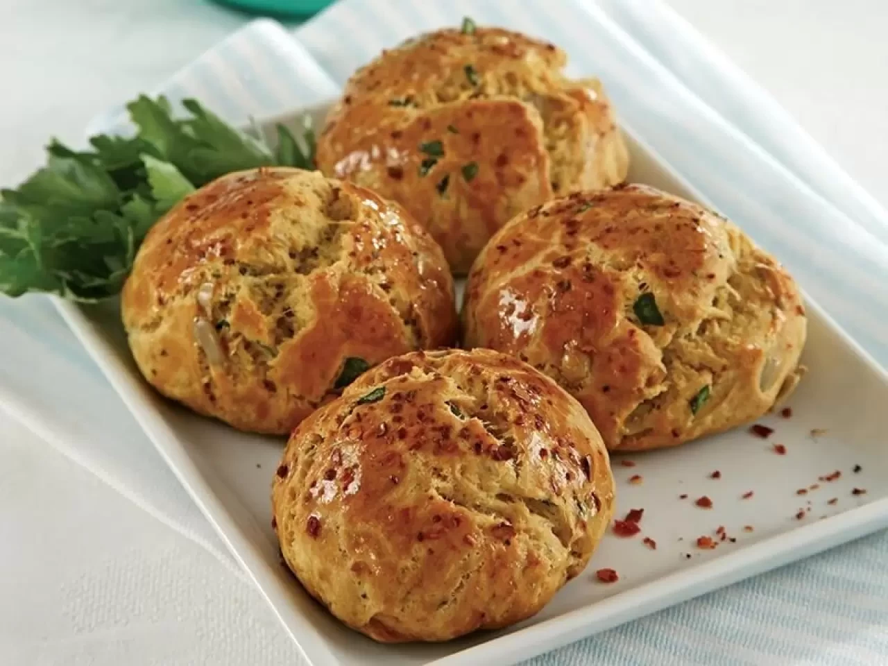 Domatesli Yulaflı Poğaça Tarifi – Sağlıklı ve Pratik Atıştırmalık