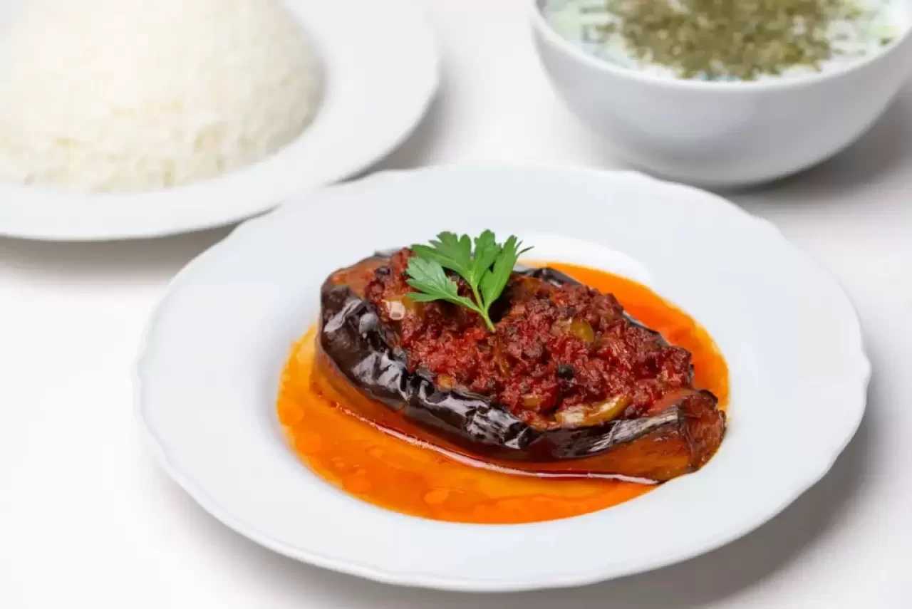 Karnıyarık Tarifi: Evde Pratik ve Lezzetli Türk Yemeği