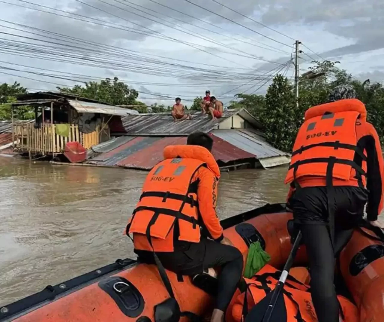 Vietnam’ı vuran Bualoi Tayfunu: 12 ölü, 30 bin tahliye
