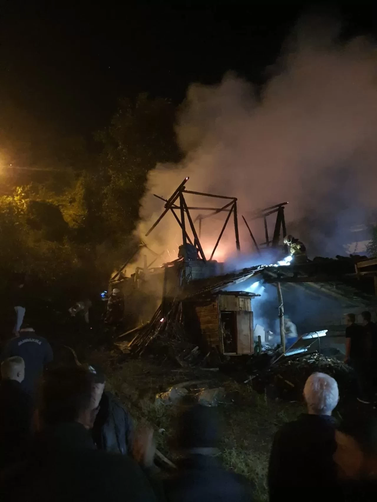 Bursa’da çıkan yangında samanlık kullanılamaz hale geldi