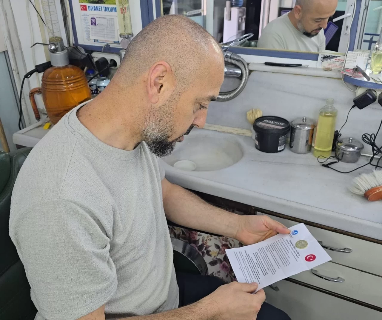 Ülkü Ocakları'ndan esnafa siftah parası