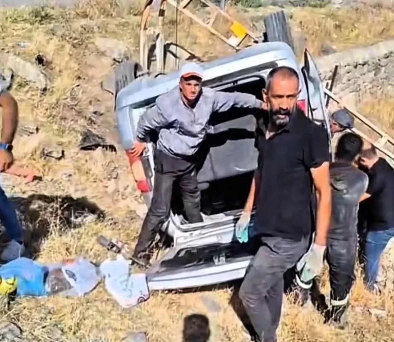 Iğdır’da Türk ve Azerbaycan plakalı araçlar çarpıştı: 6 yaralı