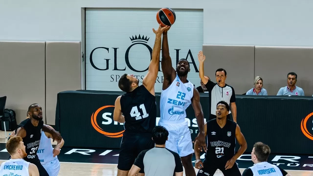 Zenit hazırlık maçında Beşiktaş Erkek Basketbol Takımı'nı geçti