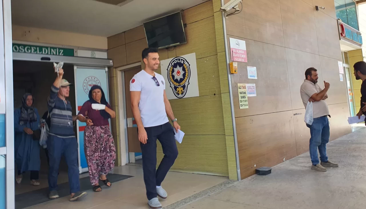 Parmaklarını salça makinesine kaptırdı