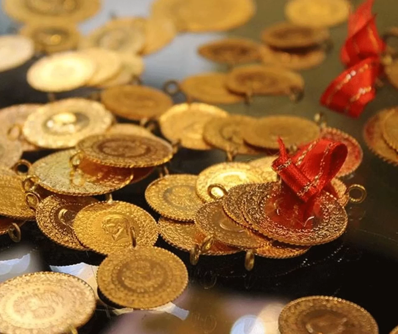 Altın fiyatları tarihi zirveye ulaştı: Gram altın 6.500 TL hedefinde