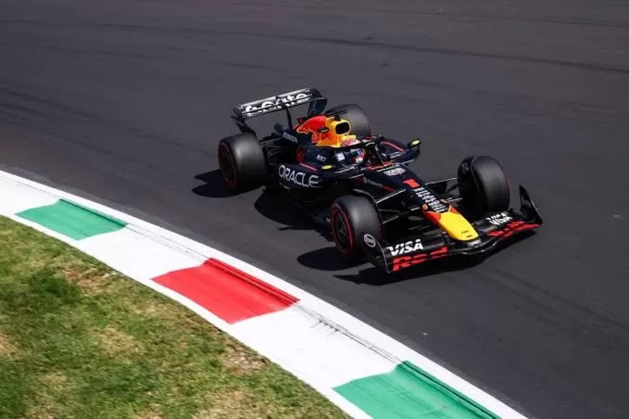 Formula 1’de İtalya GP’yi Max Verstappen kazandı