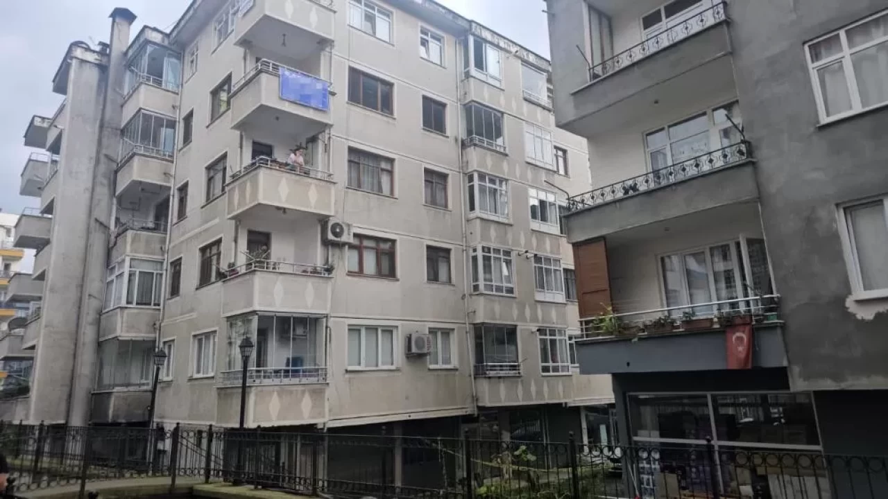 Artvin'de dehşet! 10 günlük bebek 5. kattan düştü