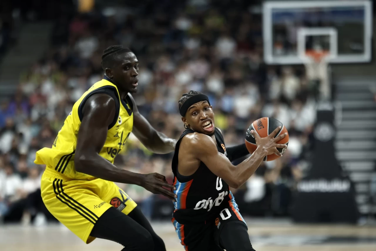 Fenerbahçeli Jilson Bango'nun ön çapraz bağında yırtık tespit edildi