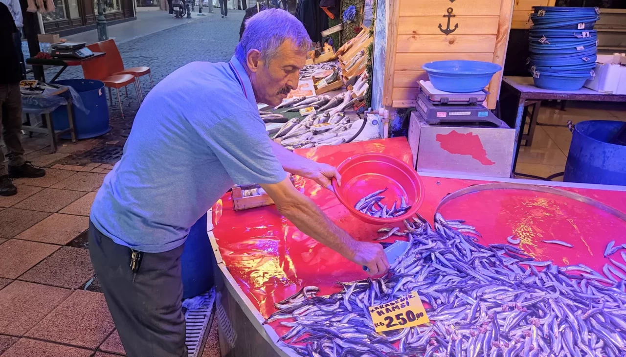 Yeni sezon Eskişehir balık pazarını hareketlendirdi