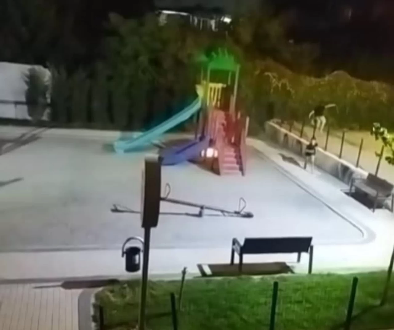 Bursa’da çocukların oyun parkında yaktığı ateş paniğe neden oldu