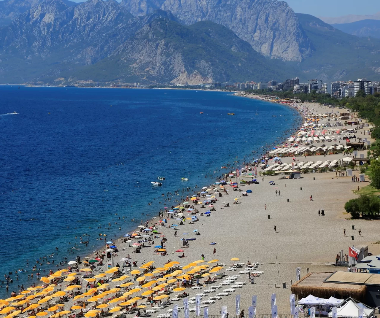 Antalya’ya 8 ayda 11,7 milyon ziyaretçi