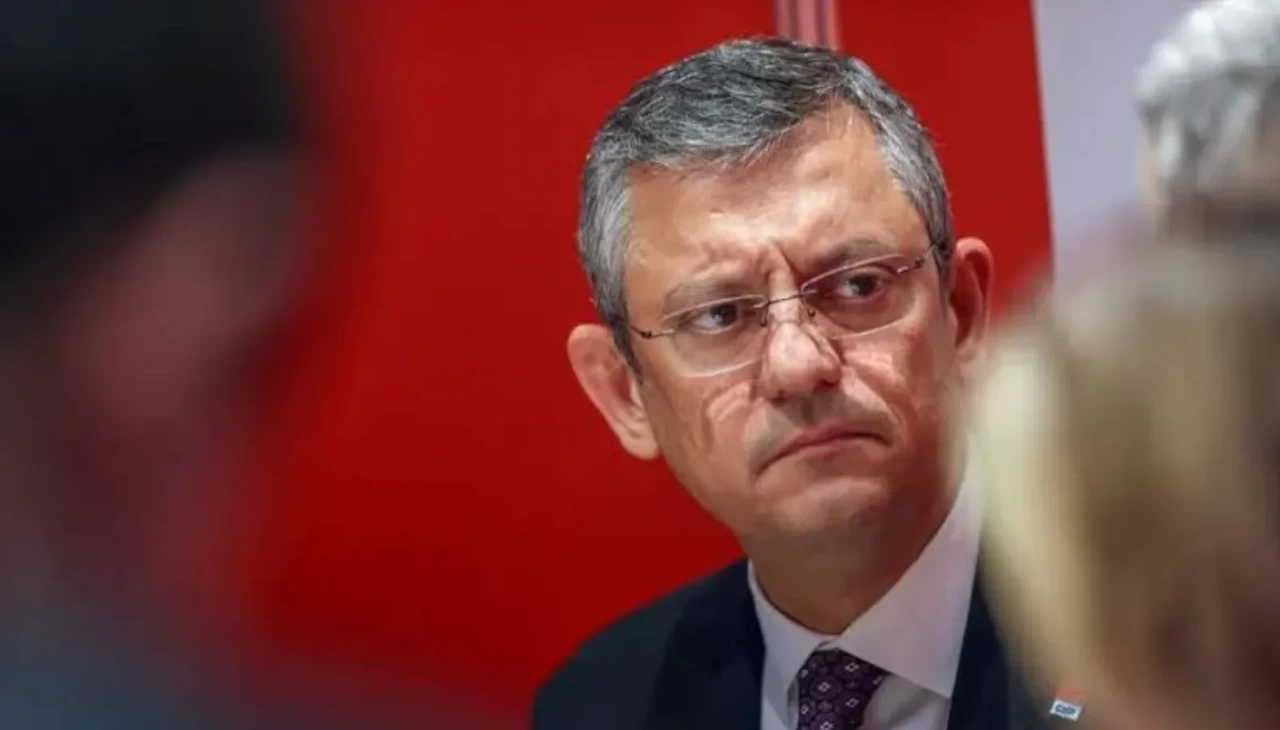 Özgür Özel Meclis çalışmalarına katılmayacaklarını açıkladı: Gören de memleket hayrına bir işleri var zanneder!