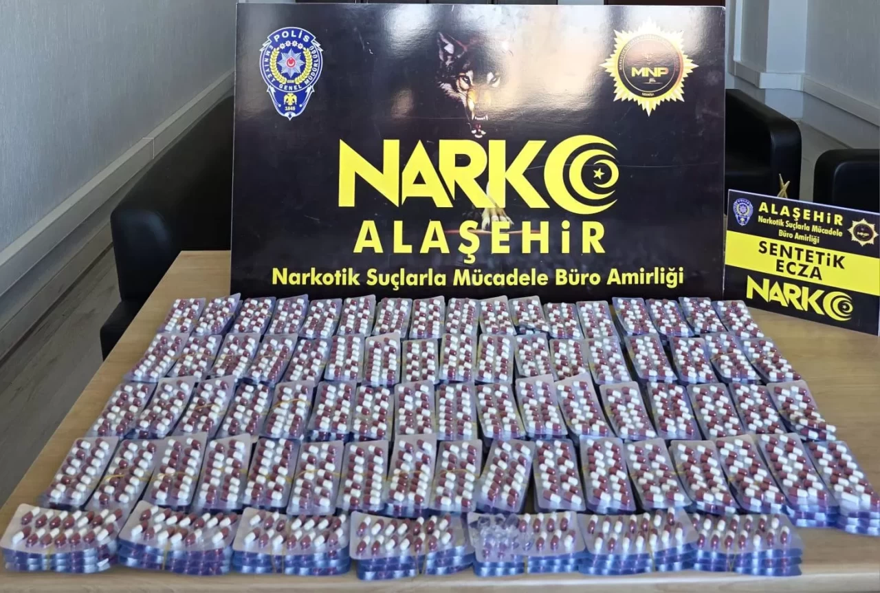 Manisa'da dev uyuşturucu operasyonu! 4 bin 191 sentetik ecza ele geçirildi