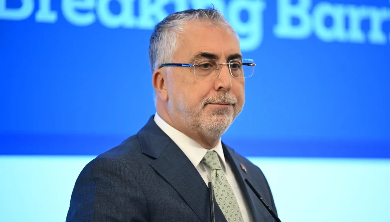 Bakan Işıkhan'dan muhalefete sert tepki: Gölge etmeyin SGK'ya olan borçlarınızı ödeyin