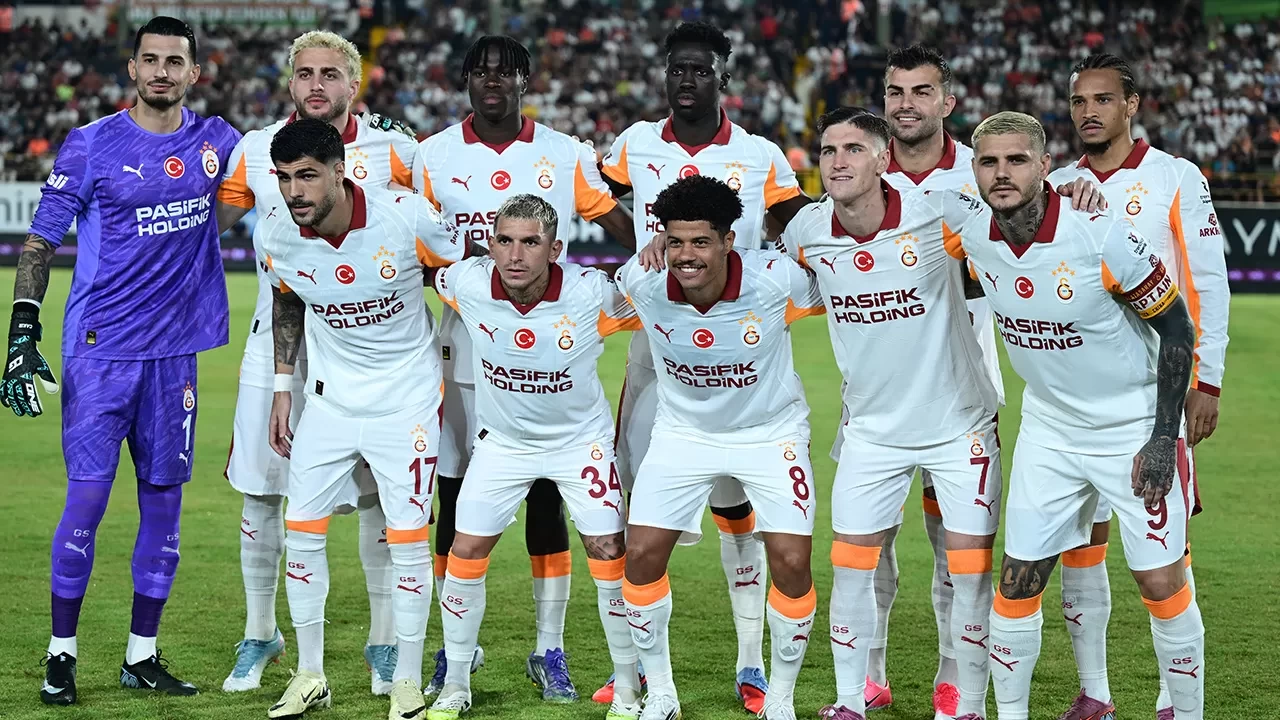Galatasaray, Alanyaspor galibiyetiyle tarihinin en iyi sezon başlangıcını yaptı