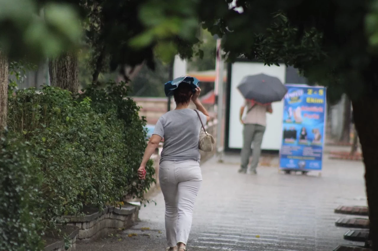 Sağanak yağış Aydınlıları hazırlıksız yakaladı