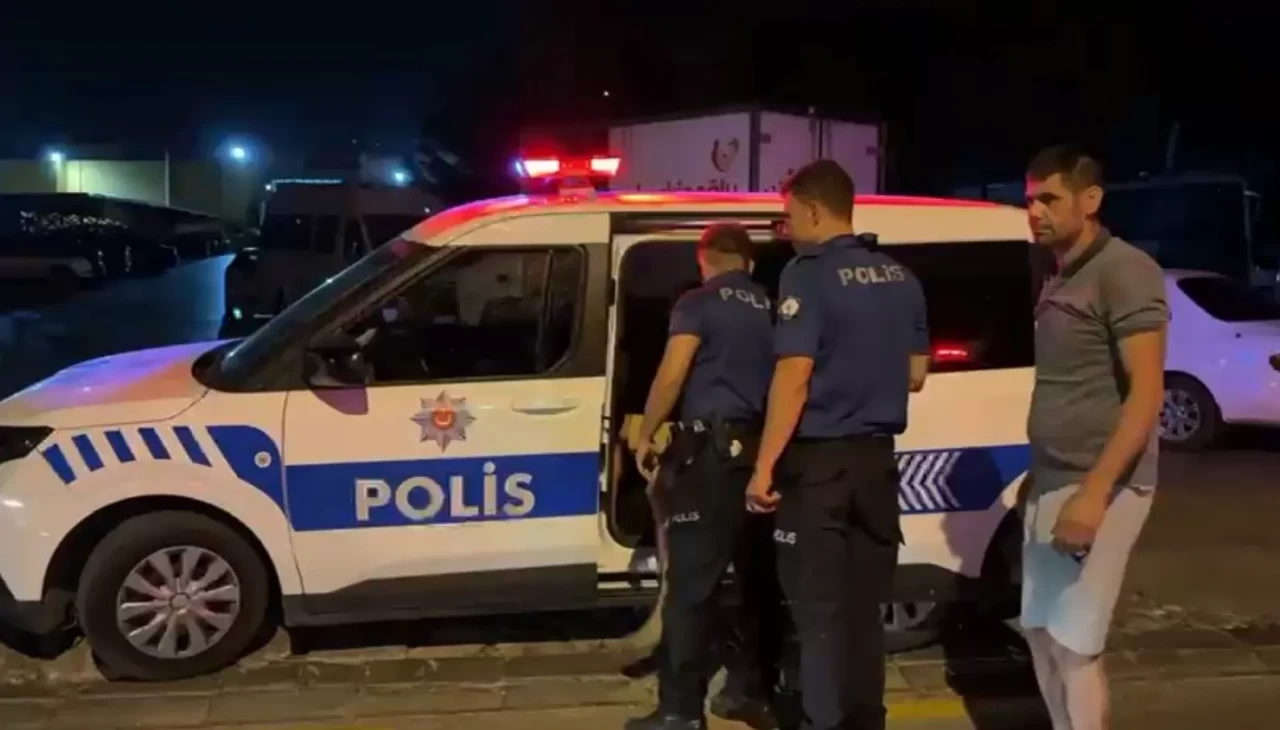 Alkollü ve ehliyetsiz sürücü dehşet saçtı: 3 araca çarptı