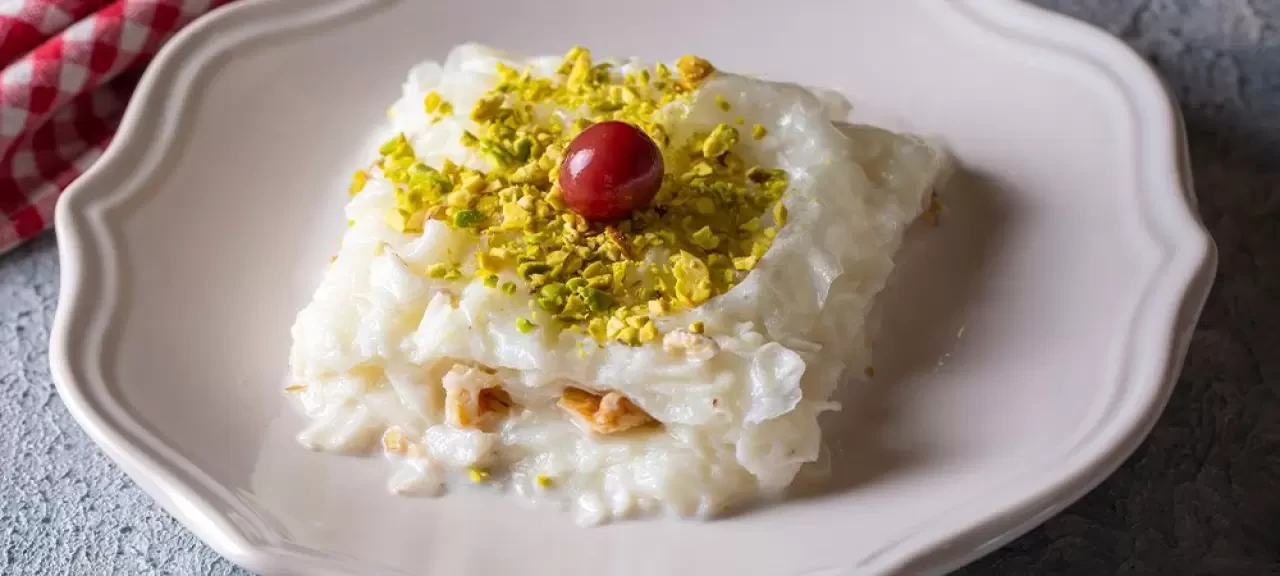 Güllaç Tarifi: Ramazan Sofralarının Vazgeçilmez Tatlısı