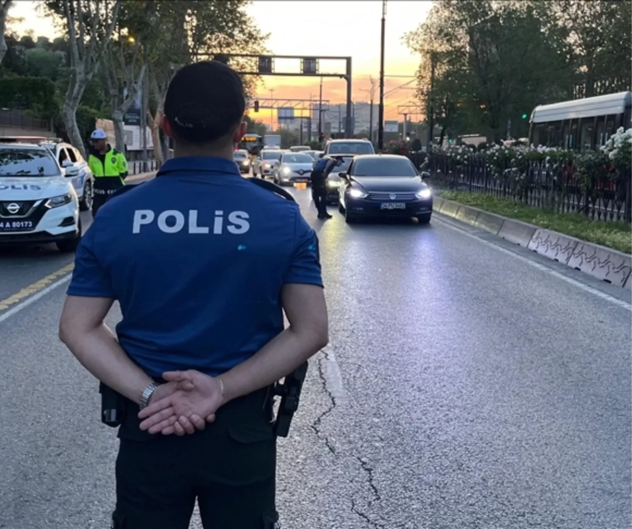 İstanbul’da “Huzur İstanbul” uygulaması: 873 kişi gözaltında, uyuşturucu ve silah ele geçirildi