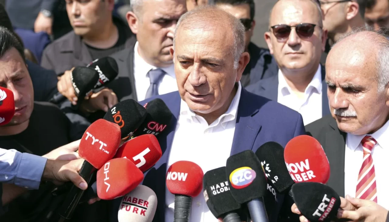 Gürsel Tekin rest çekti! CHP'li kanallar şok geçirdi!