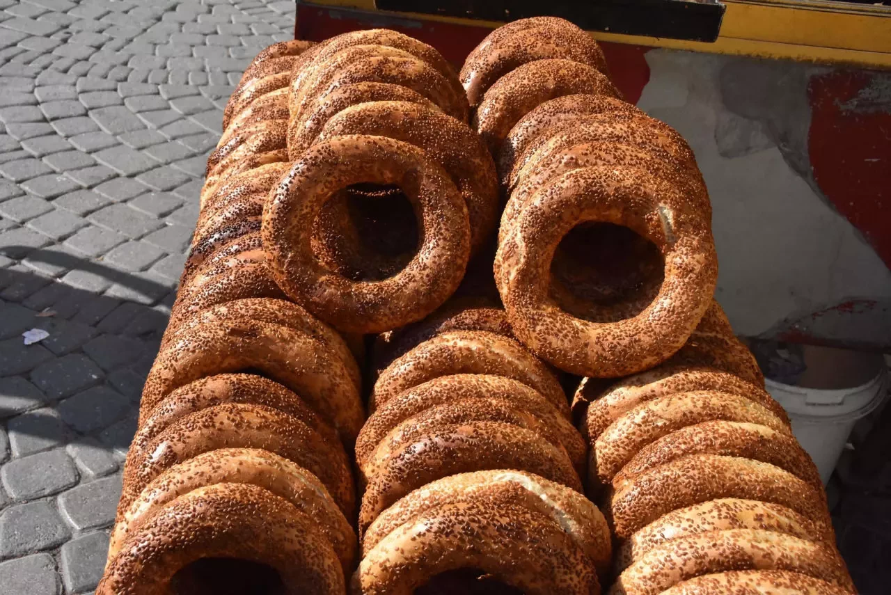 İzmir’de simit fiyatlarına zam geldi