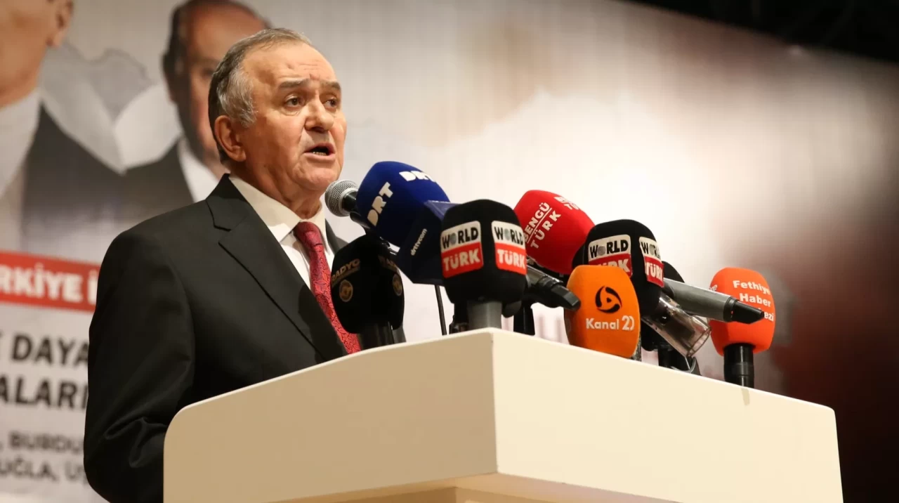 MHP’li Akçay: Şehidimizin bacısına küfreden siyaset çürükleri bize vatanseverlik nutukları atamaz