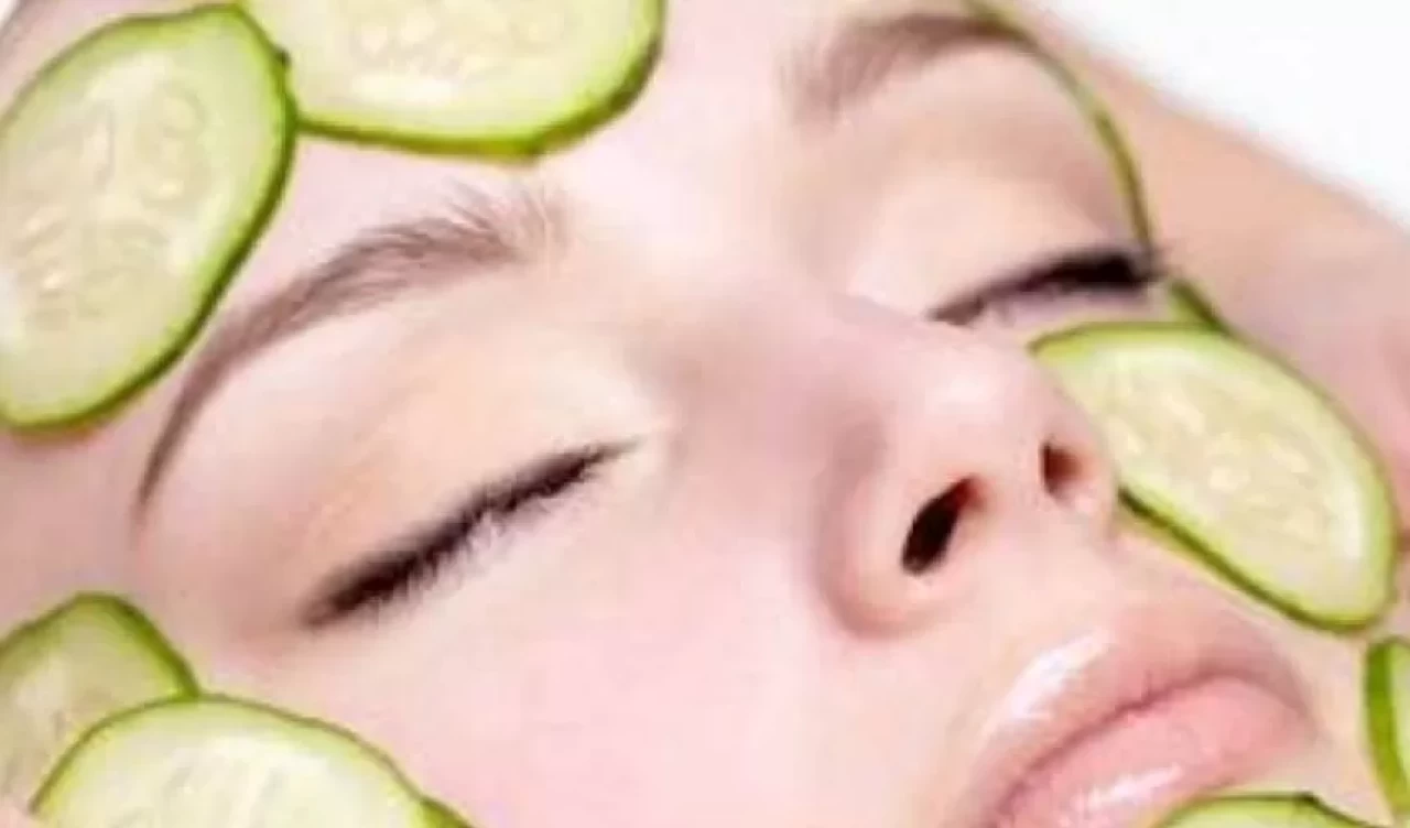 10 dakikada tazelenin! Salatalık maskesiyle daha canlı bir cilt mümkün