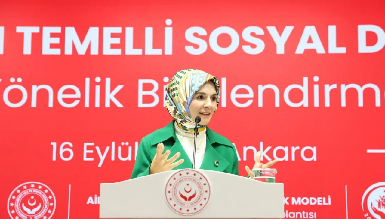 Bakan Göktaş muhtarlarla bir araya geldi