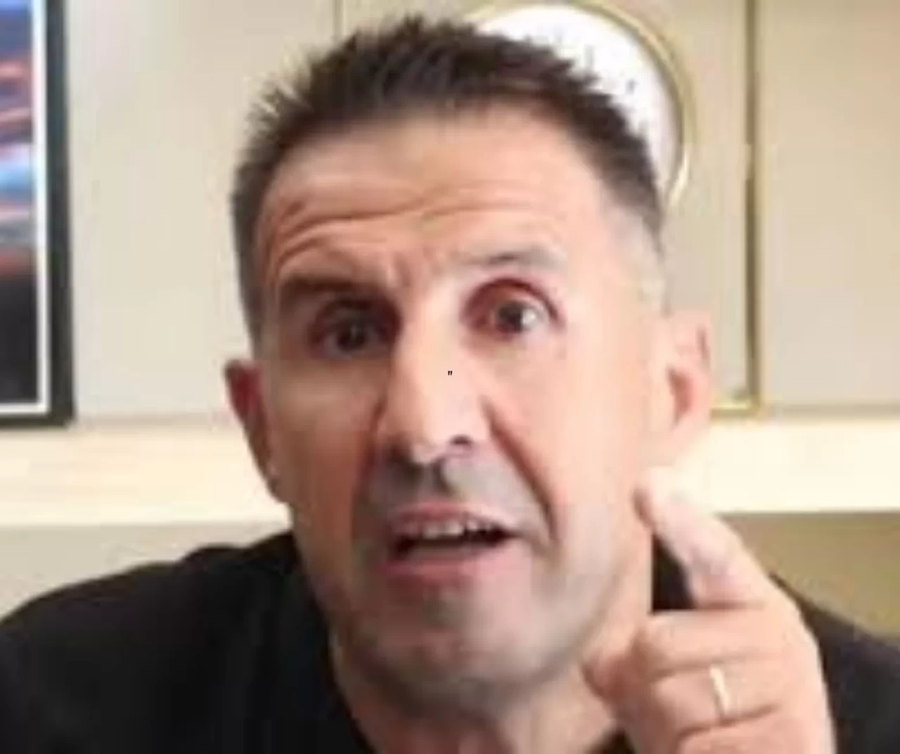 Orkun Özeller “halkı kin ve düşmanlığa tahrik” suçlamasıyla gözaltına alındı